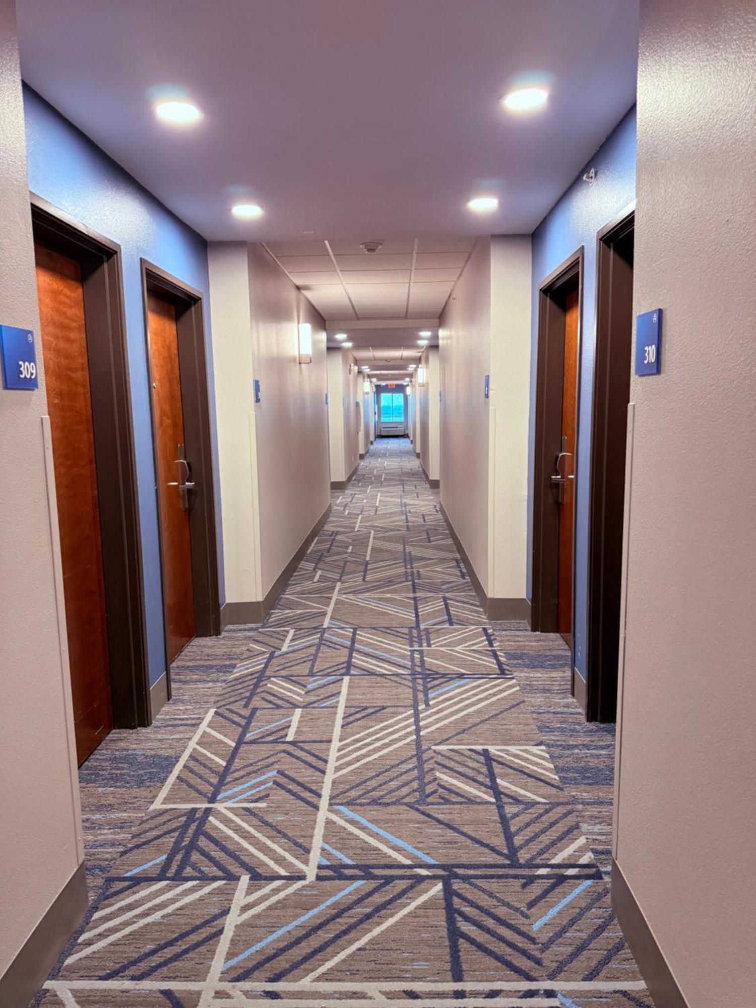 Holiday Inn Express Kenedy By Ihg Ngoại thất bức ảnh