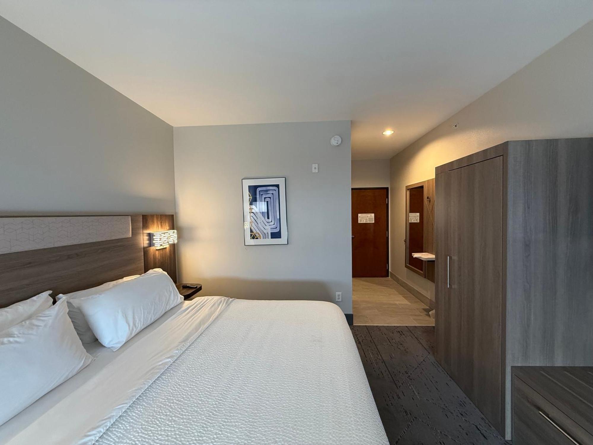 Holiday Inn Express Kenedy By Ihg Ngoại thất bức ảnh