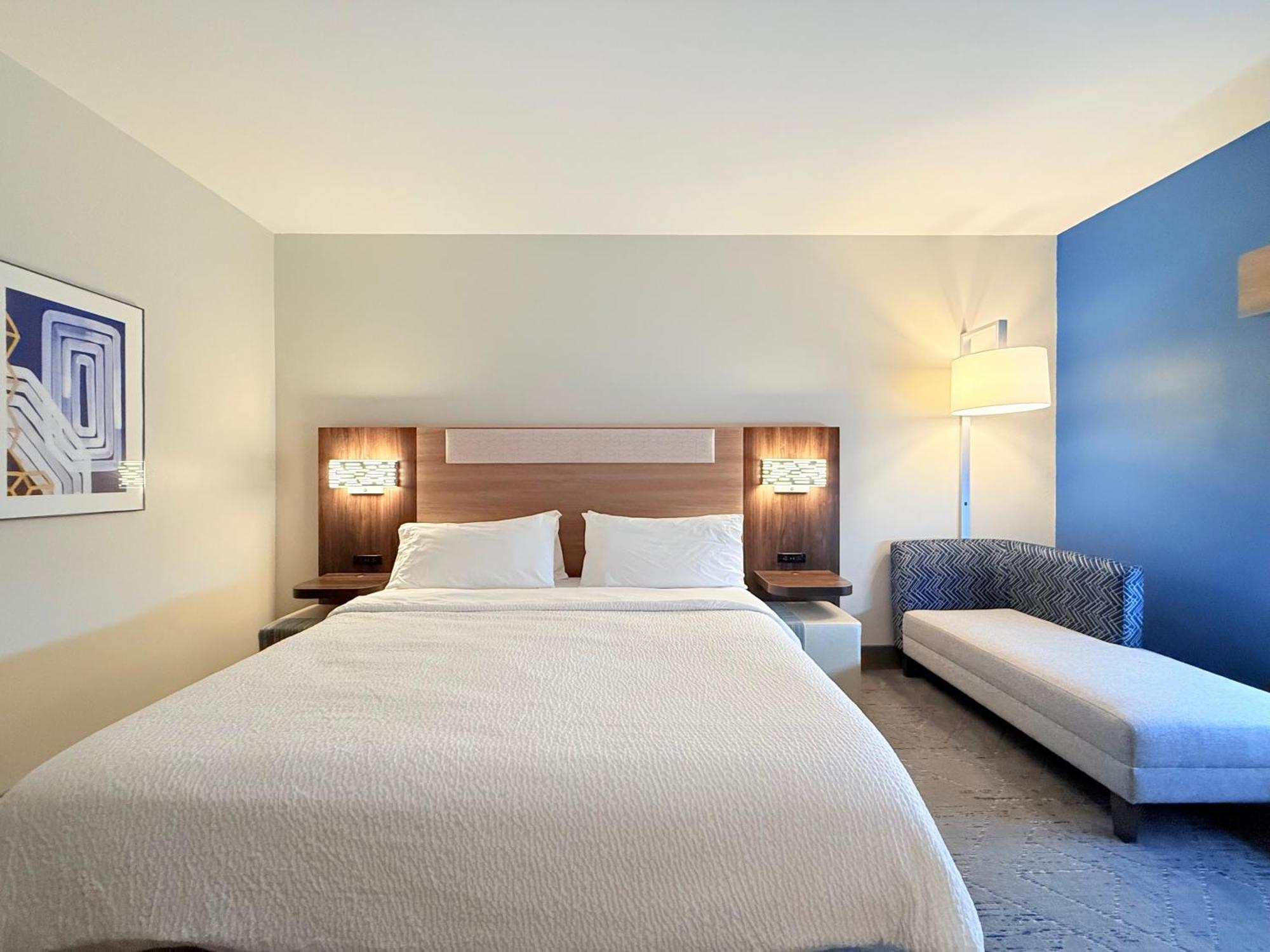 Holiday Inn Express Kenedy By Ihg Ngoại thất bức ảnh
