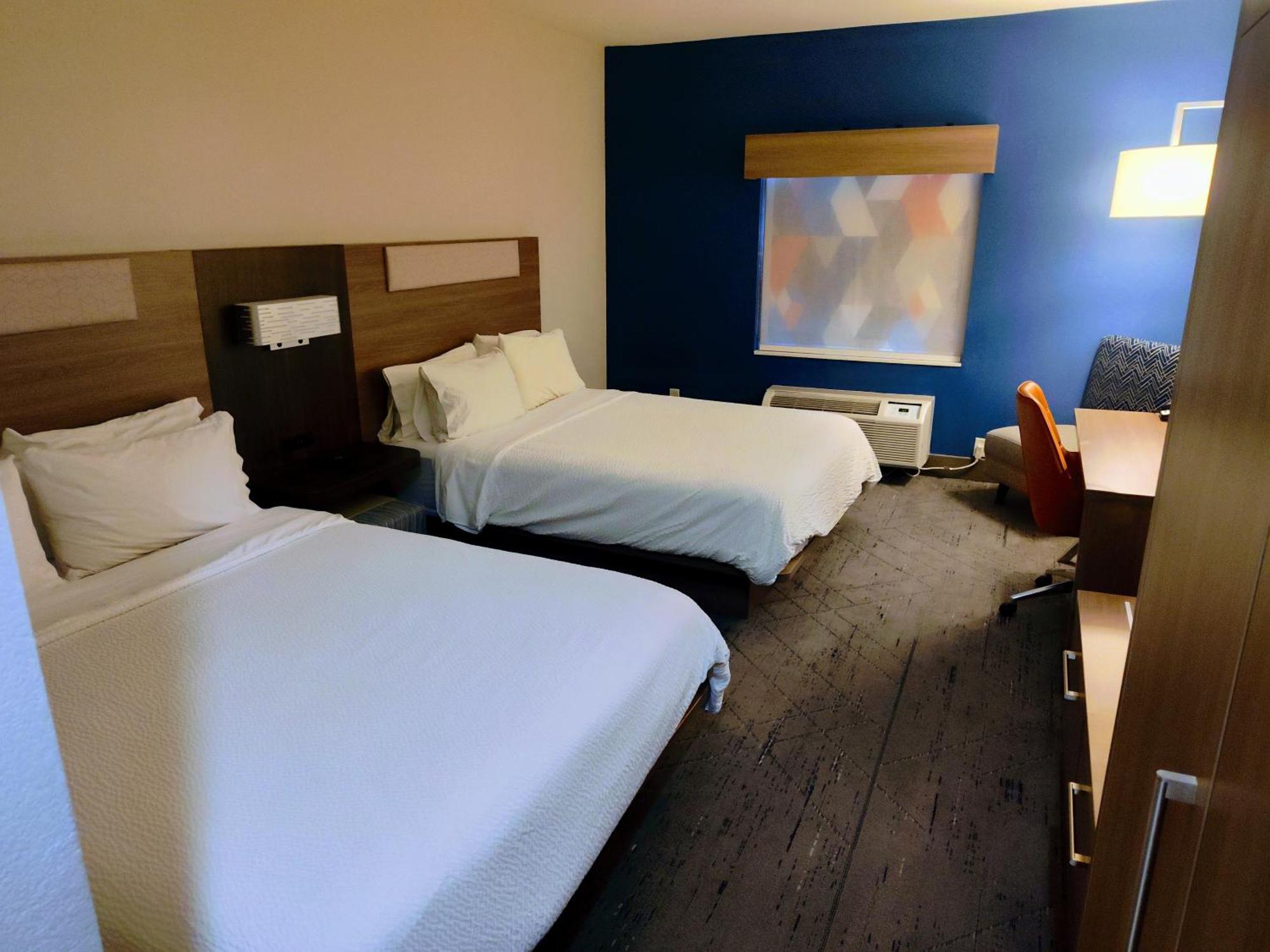 Holiday Inn Express Kenedy By Ihg Ngoại thất bức ảnh