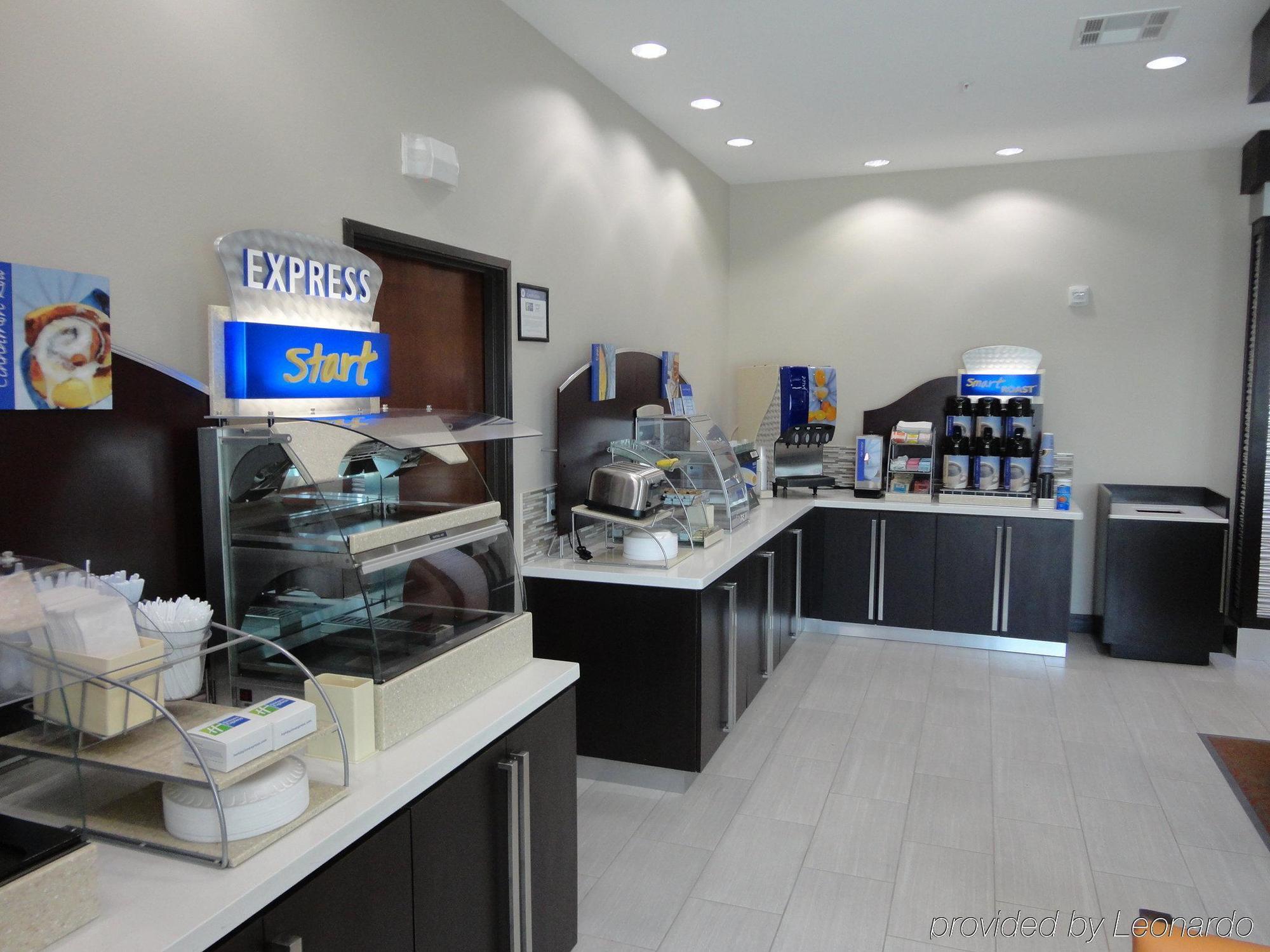Holiday Inn Express Kenedy By Ihg Ngoại thất bức ảnh